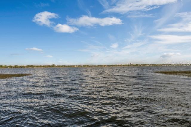 333 LAKE HOWARD DRIVE NW 204D