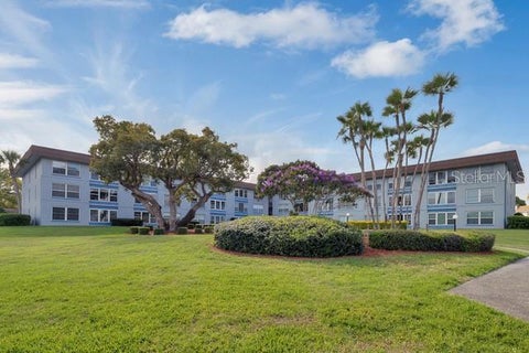 Photo of 333 Lake Howard Drive NW #204D, Winter Haven, FL 33880 (MLS # O6437272)