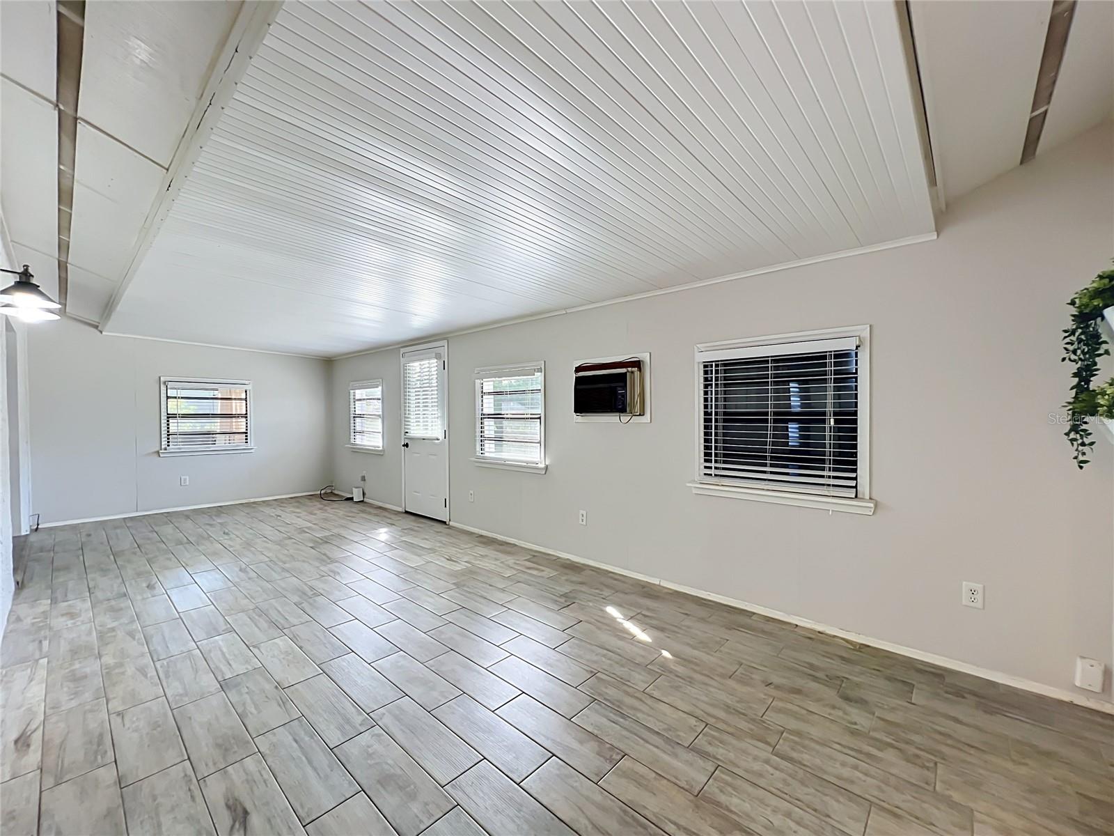 LAKE RIDGE VILLAGE - Residential