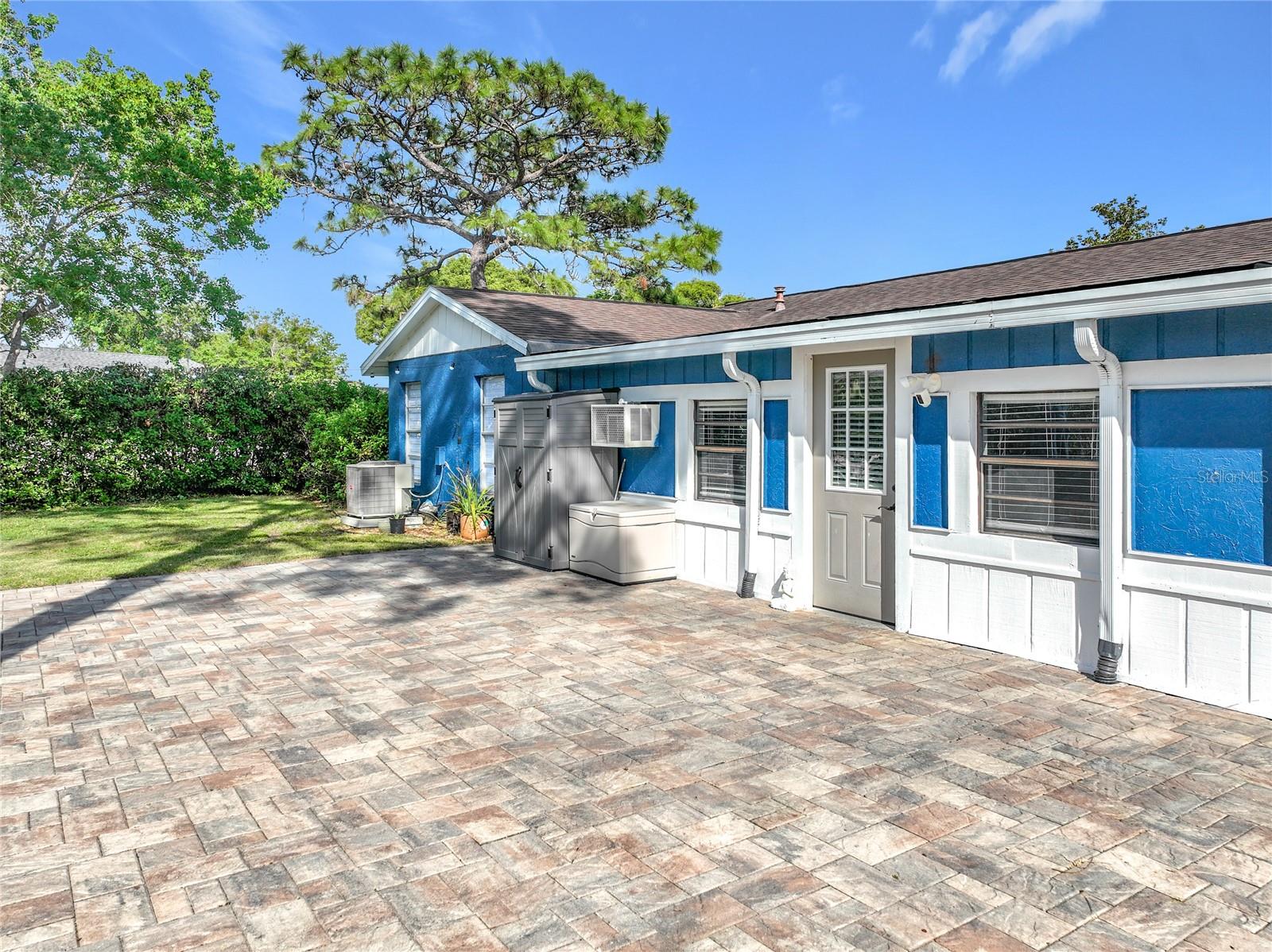 LAKE RIDGE VILLAGE - Residential