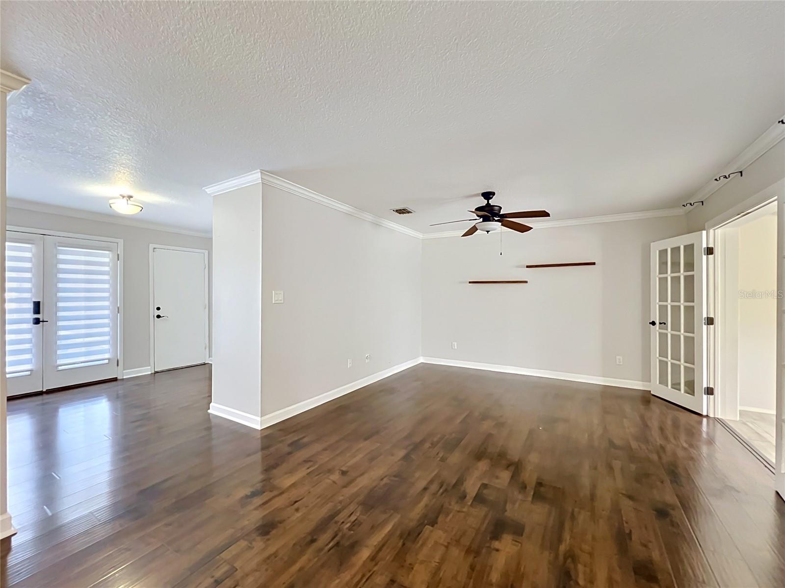 LAKE RIDGE VILLAGE - Residential