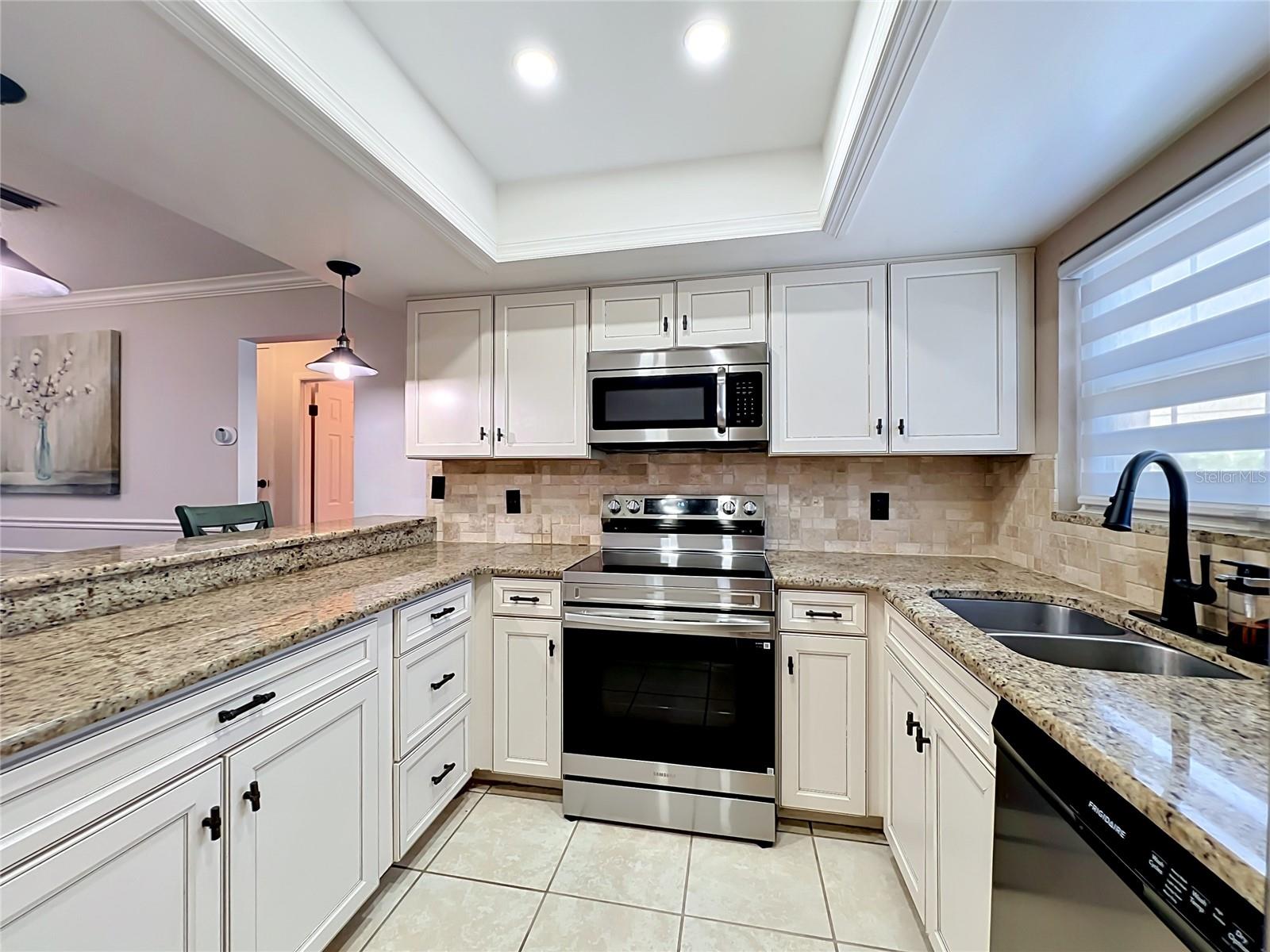 LAKE RIDGE VILLAGE - Residential