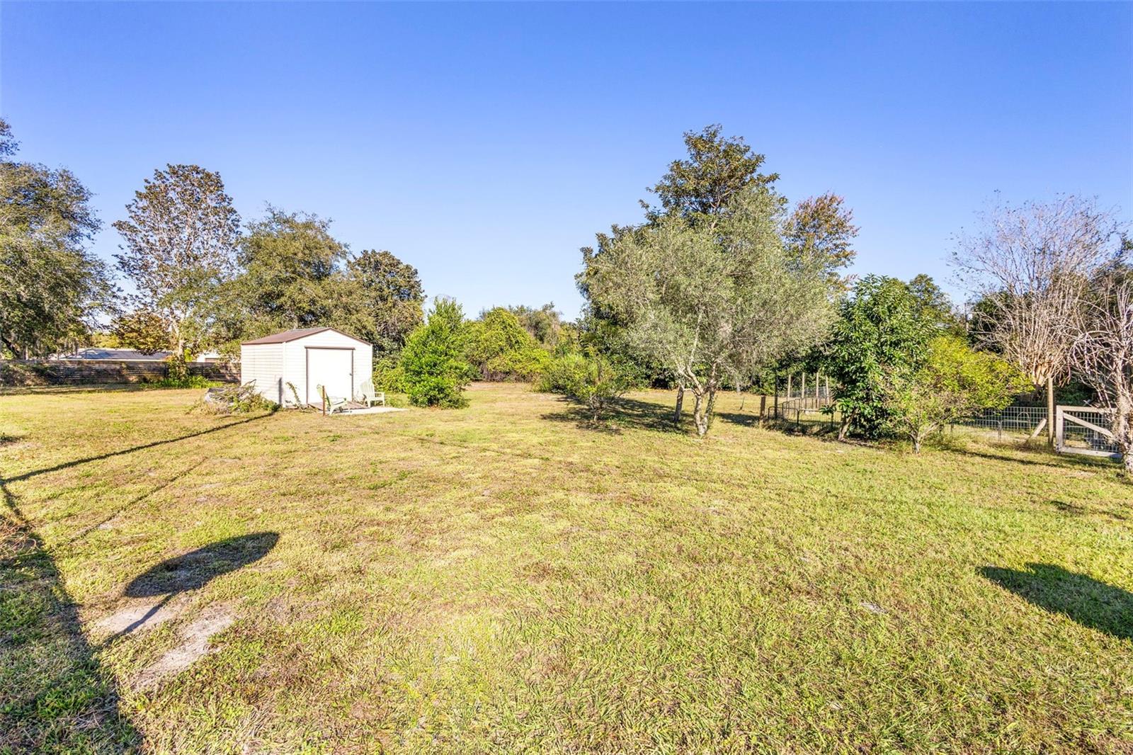 DELTONA LAKES UN 11 - Residential