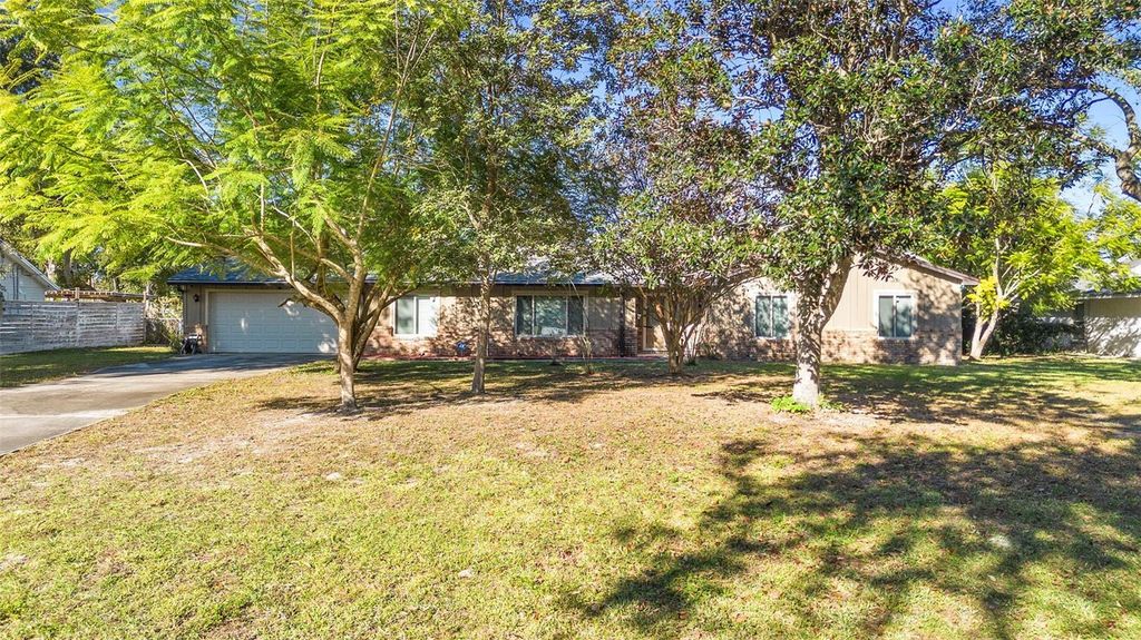Photo of 1906 Kingway Drive, Deltona, FL 32738 (MLS # V4946295)