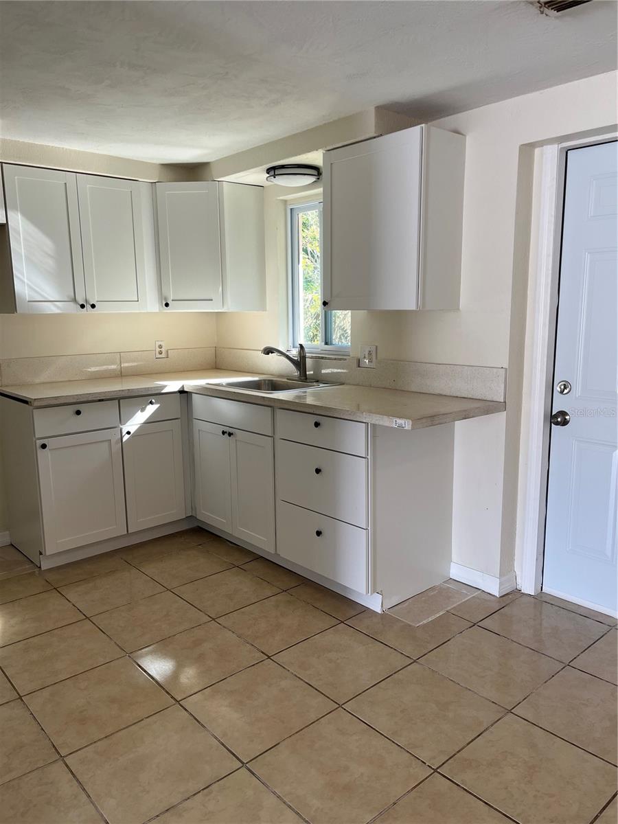 GOLDEN HEIGHTS - Residential Lease