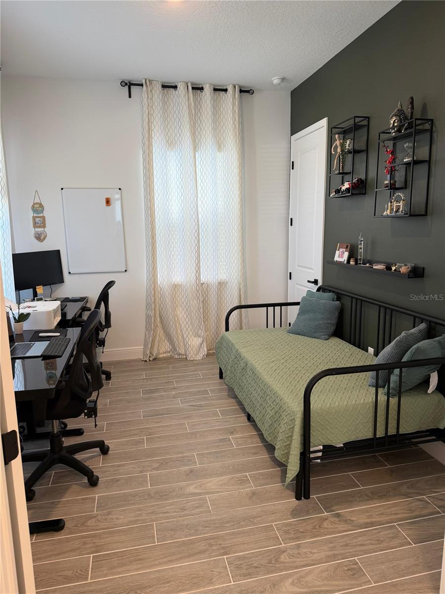 HAMLIN POINTE - Residential Lease