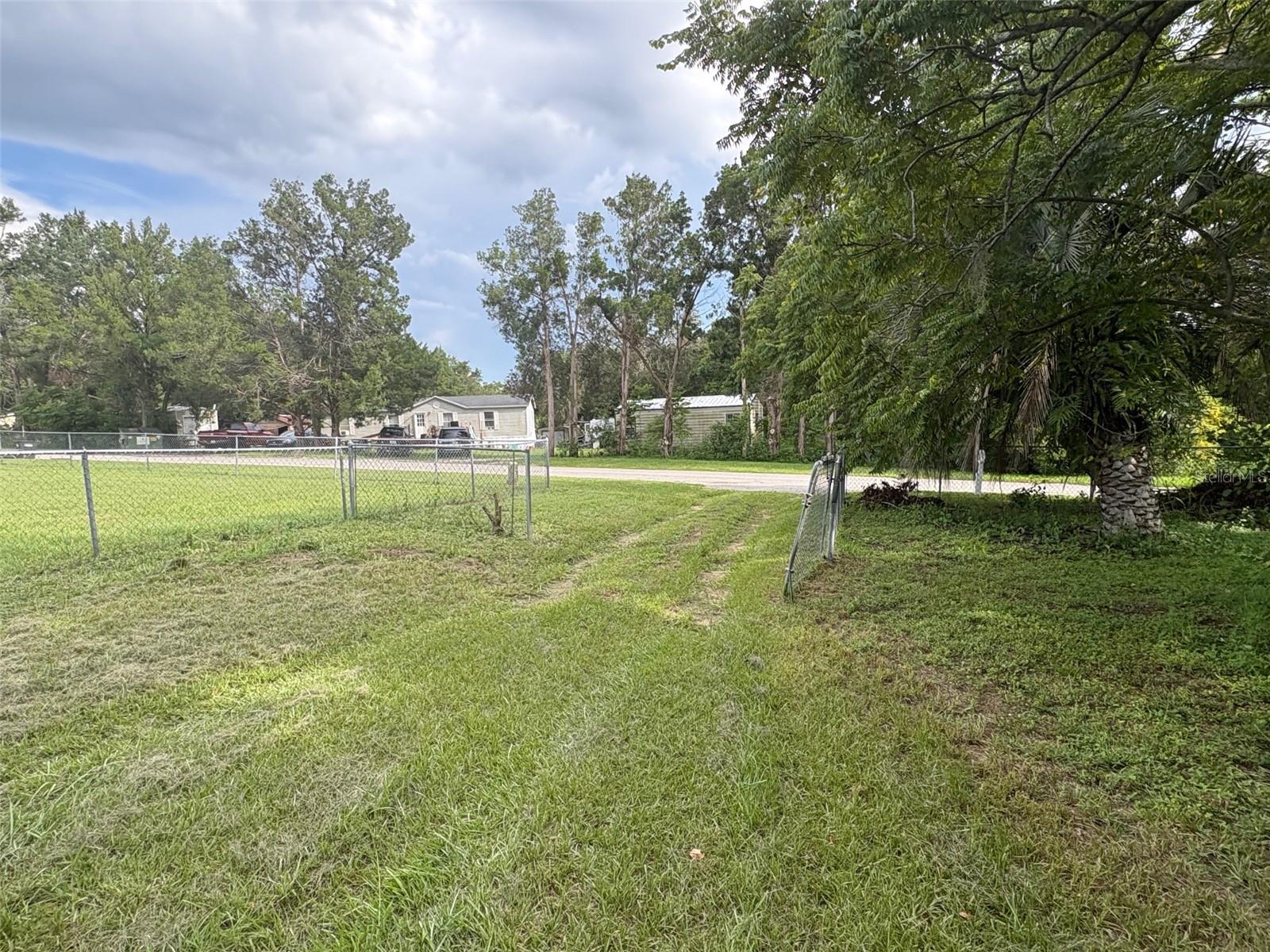 UNREC PORTIONS SE 01/4 NW 01/4 & NW 01/4 - Residential