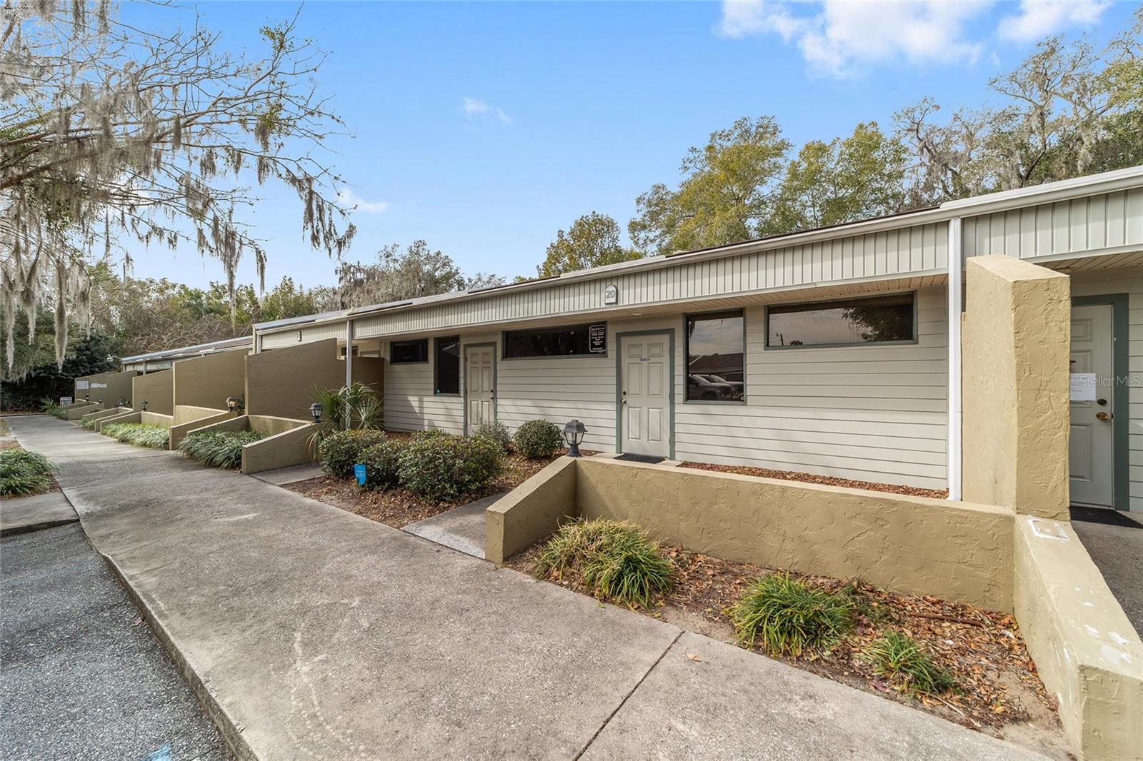 STARTING GATE OFFICE COMPLEX - Commercial Sale