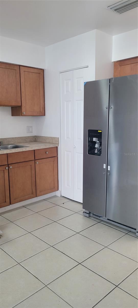 SUNNY BREEZE SUB - Residential Lease