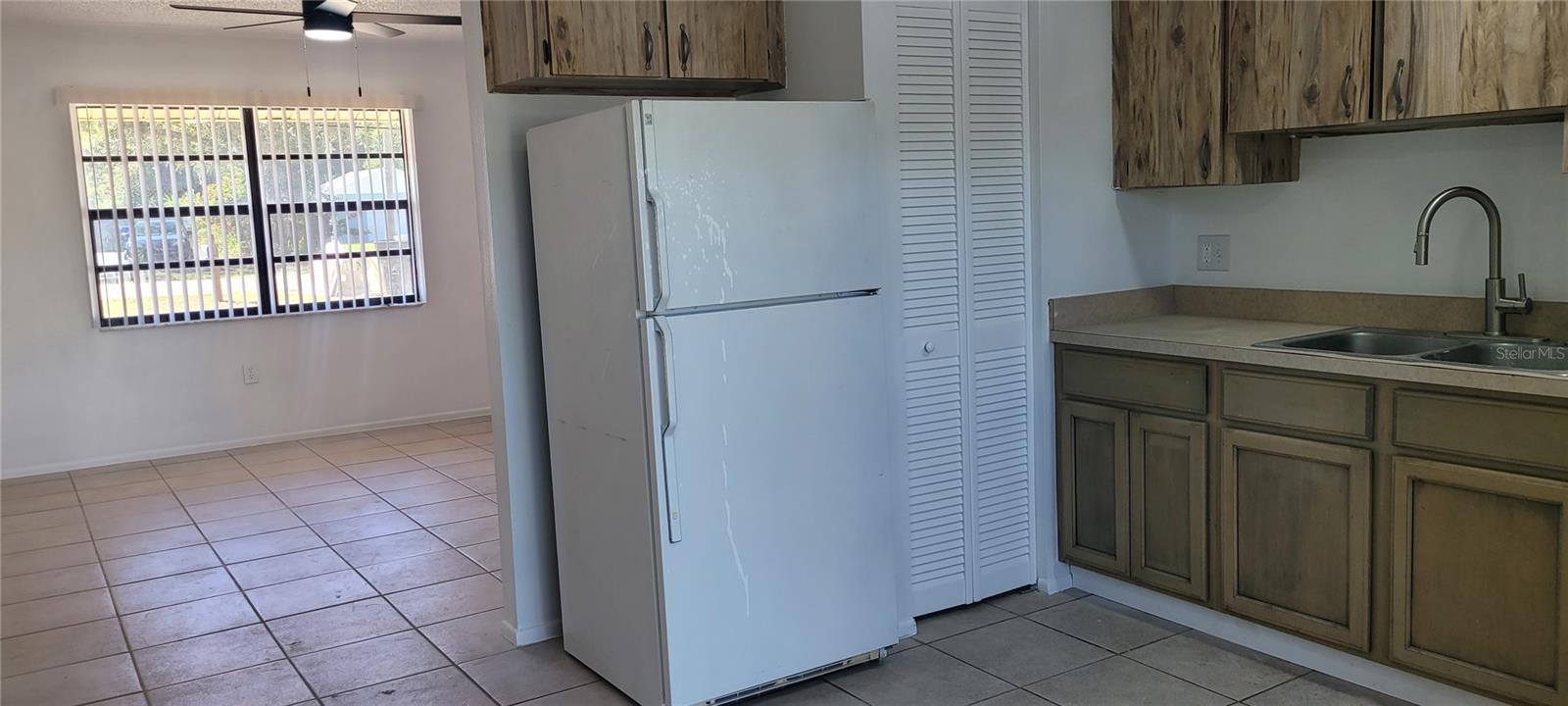 SUNNY BREEZE SUB - Residential Lease