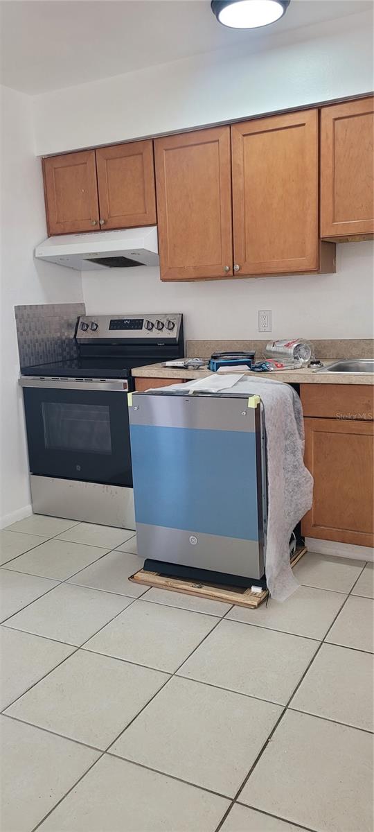 SUNNY BREEZE SUB - Residential Lease