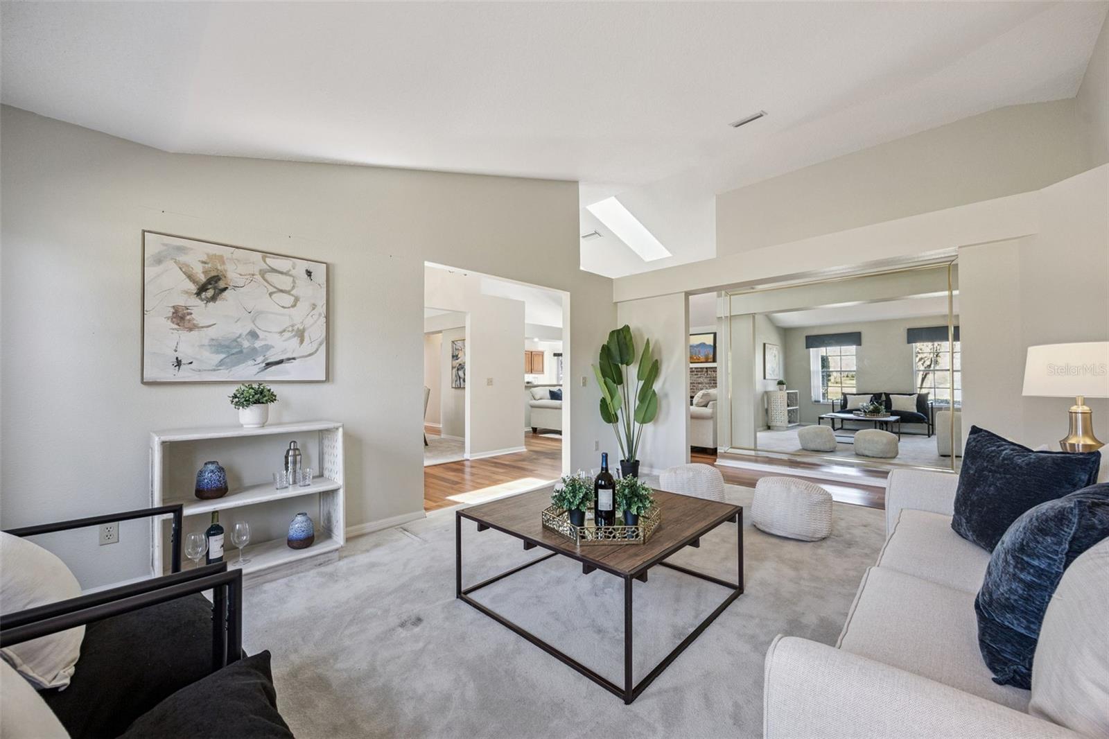 COUNTRY CLUB OAKS - Residential