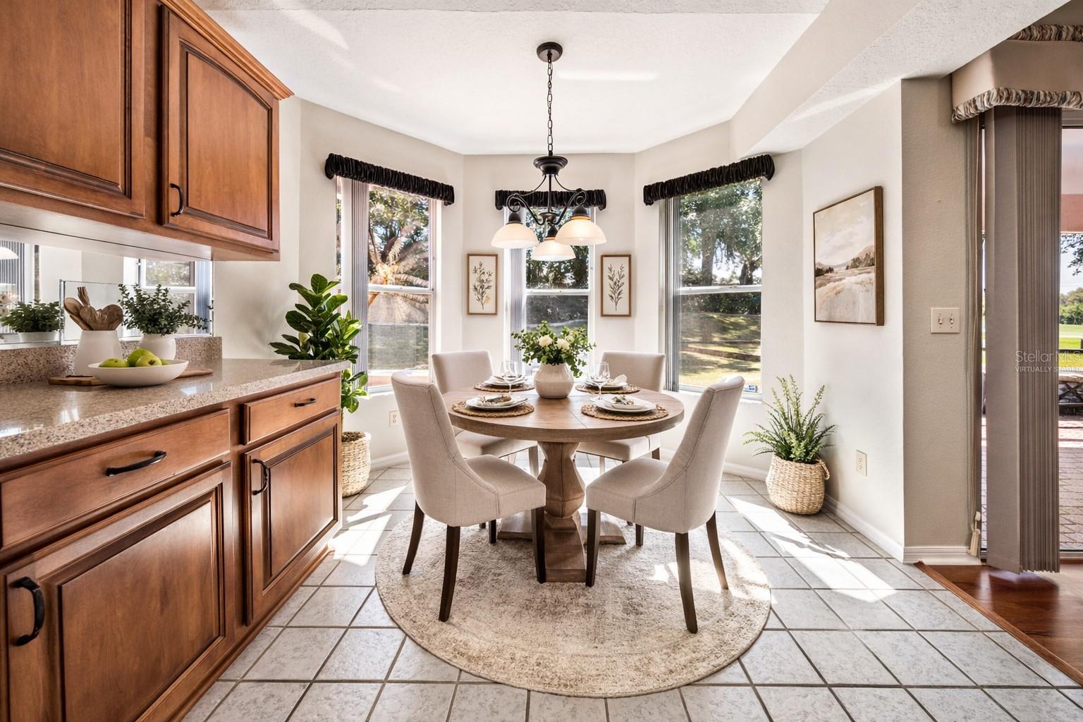 COUNTRY CLUB OAKS - Residential