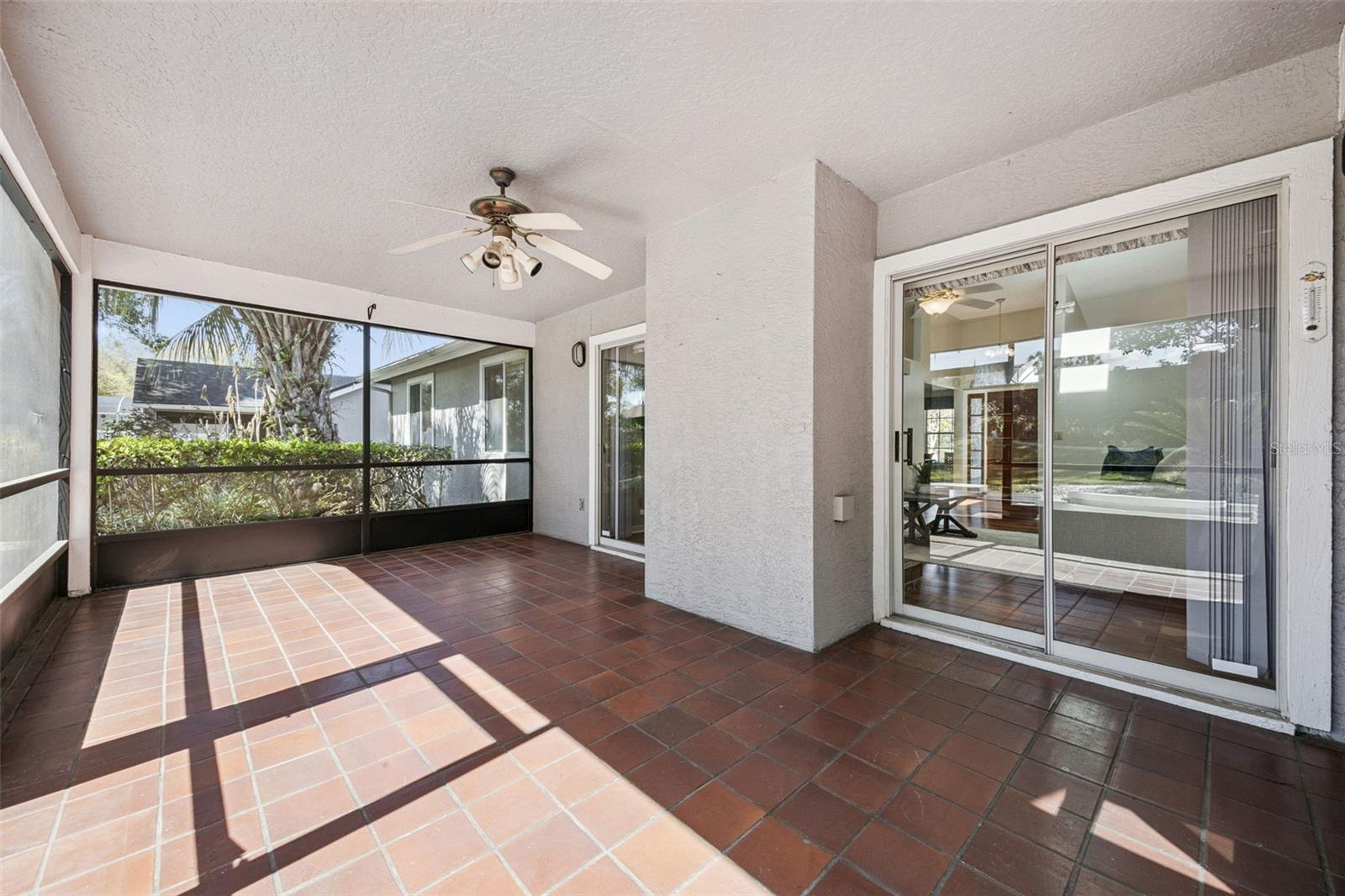 COUNTRY CLUB OAKS - Residential