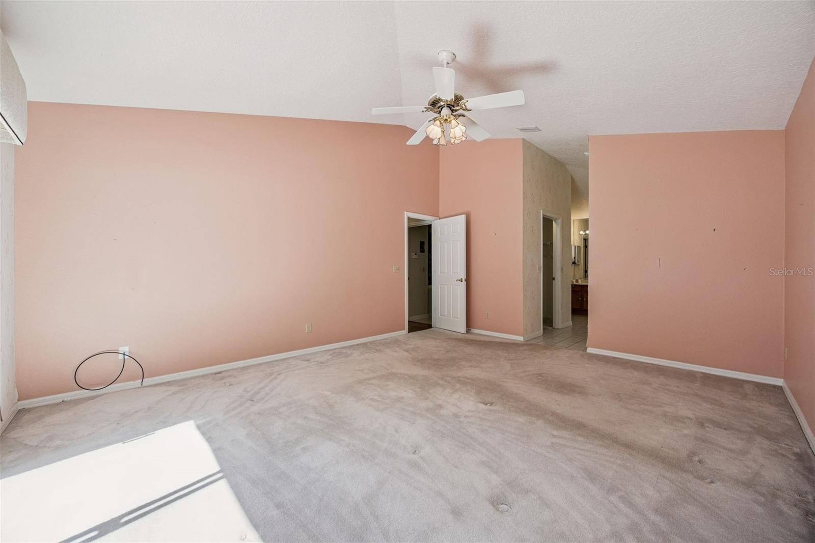 COUNTRY CLUB OAKS - Residential