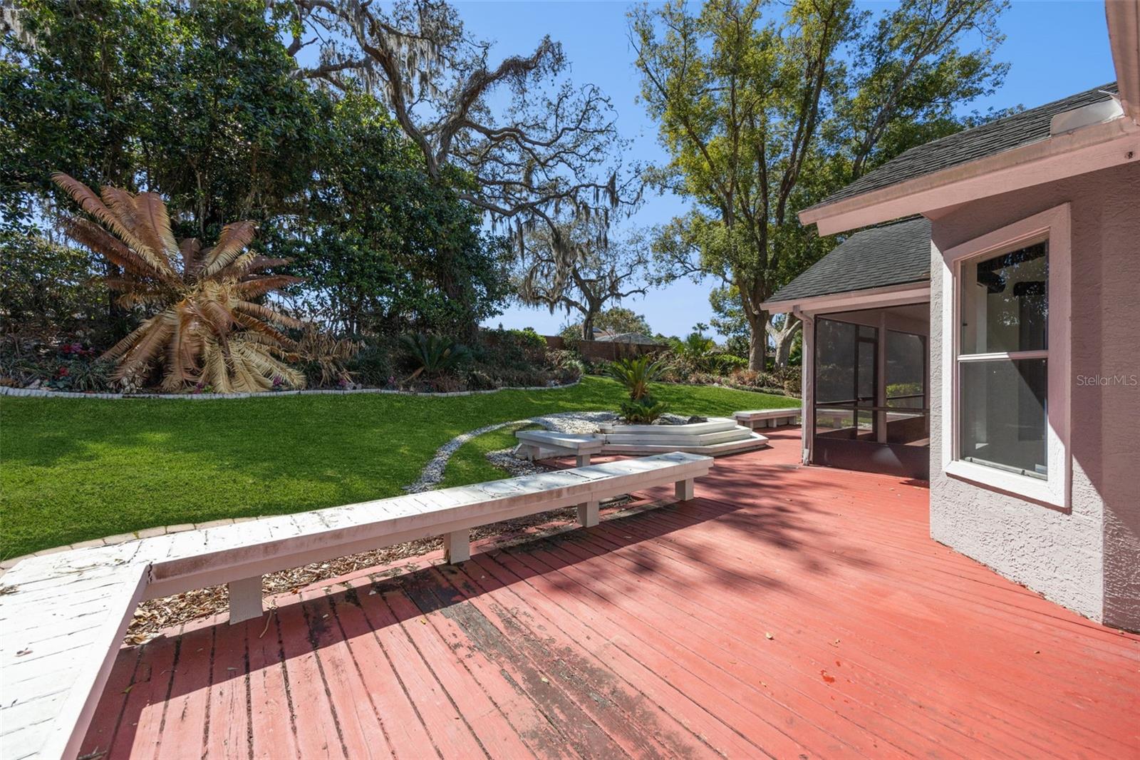 COUNTRY CLUB OAKS - Residential