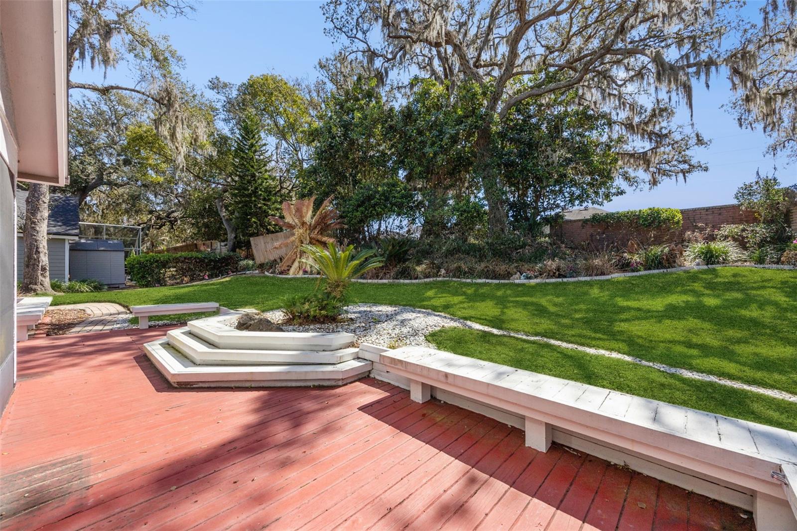 COUNTRY CLUB OAKS - Residential