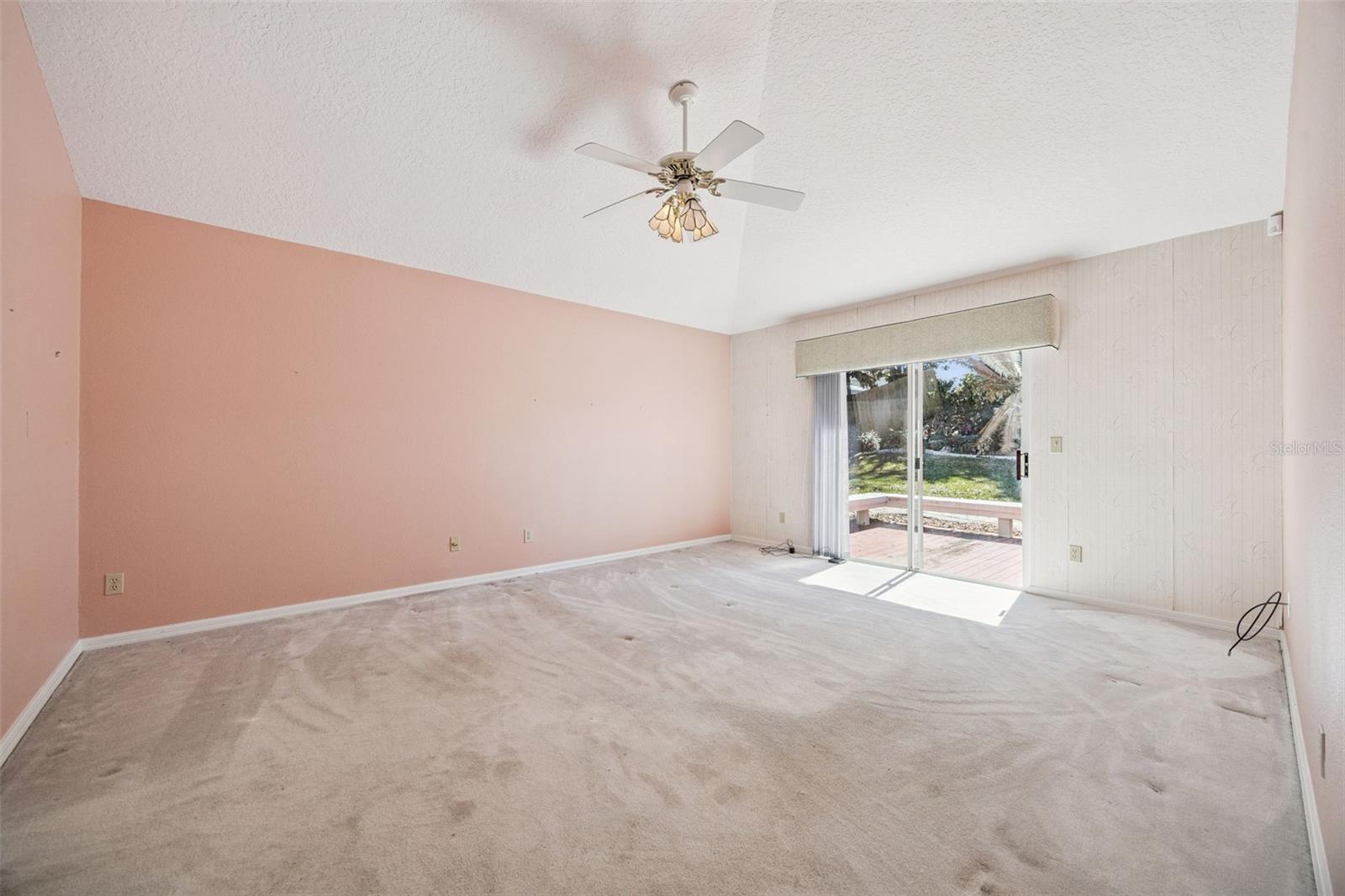 COUNTRY CLUB OAKS - Residential