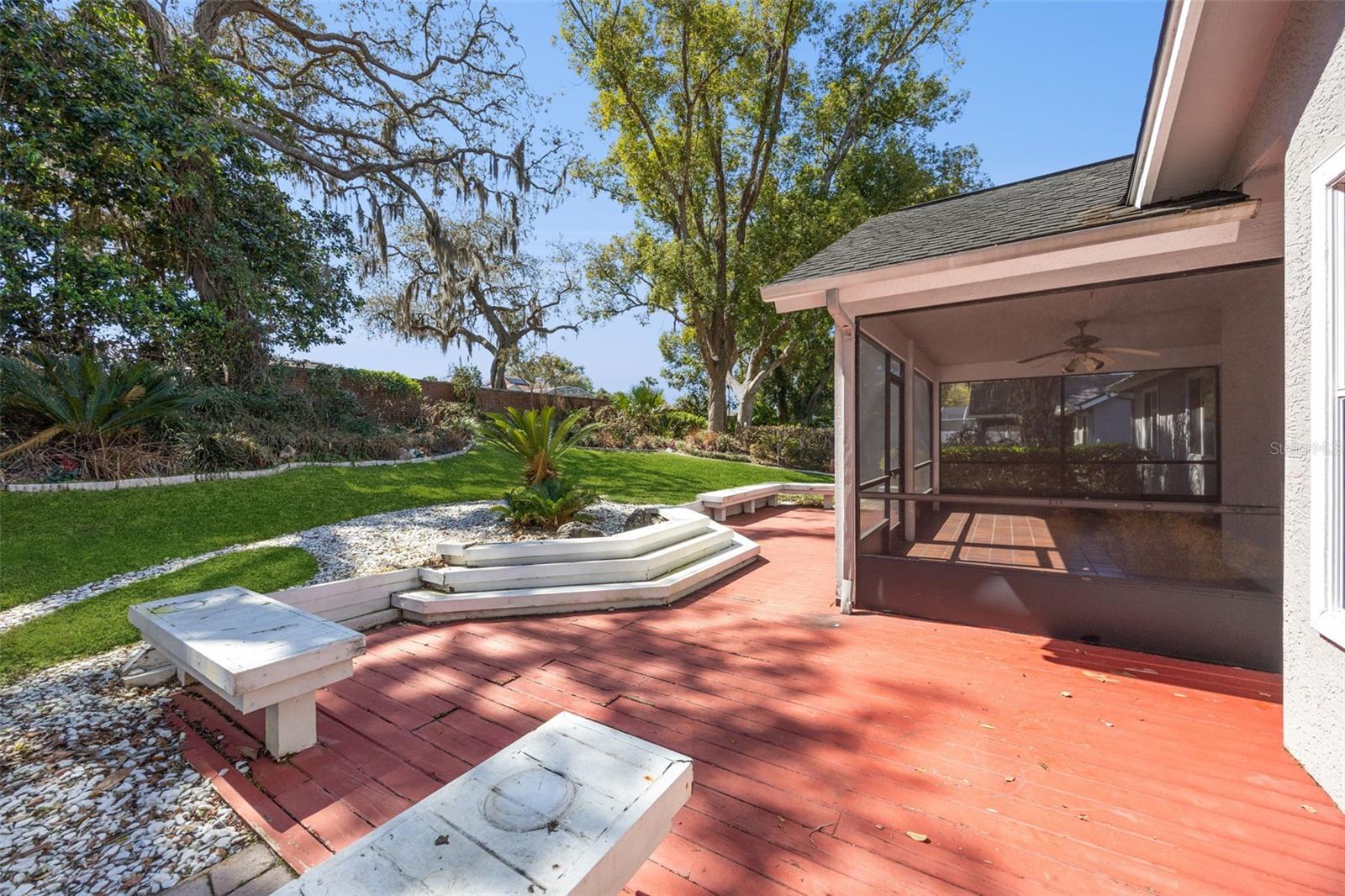 COUNTRY CLUB OAKS - Residential