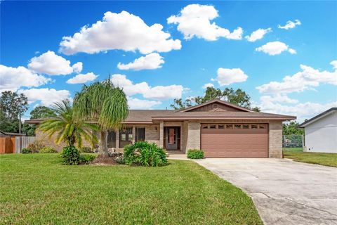 A home in WINTER HAVEN