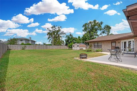 A home in WINTER HAVEN