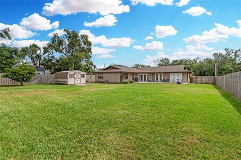 A home in WINTER HAVEN