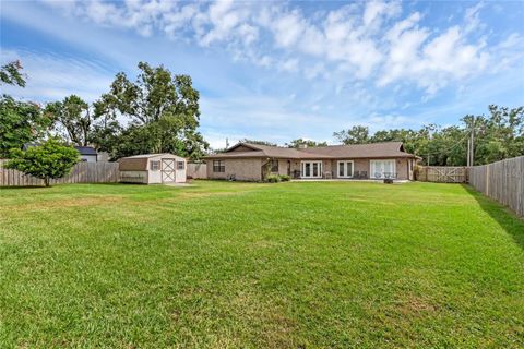 A home in WINTER HAVEN