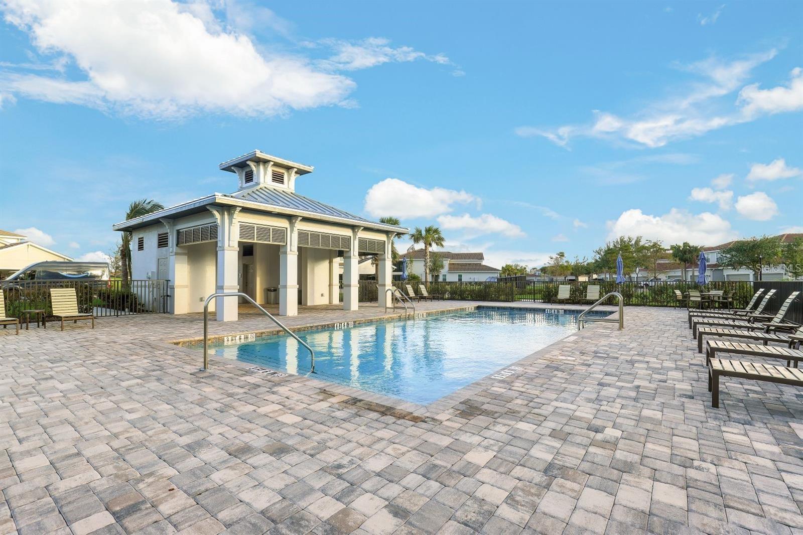 COACH HOMES I AT HERITAGE LANDING - Residential