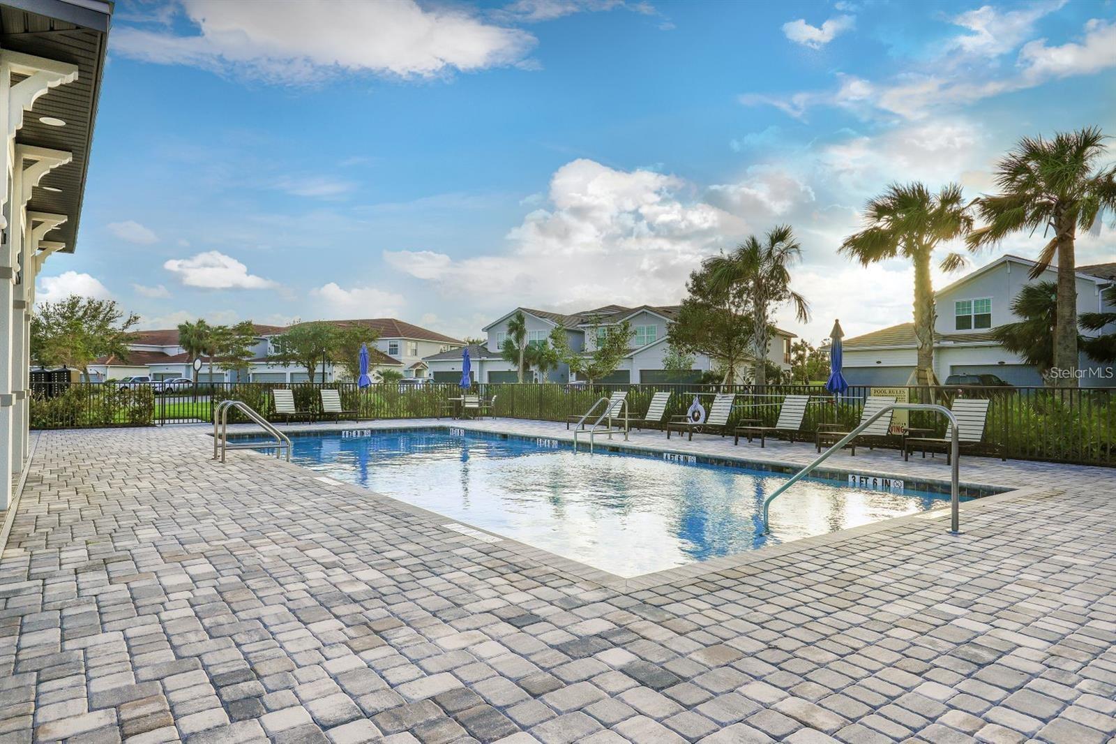 COACH HOMES I AT HERITAGE LANDING - Residential