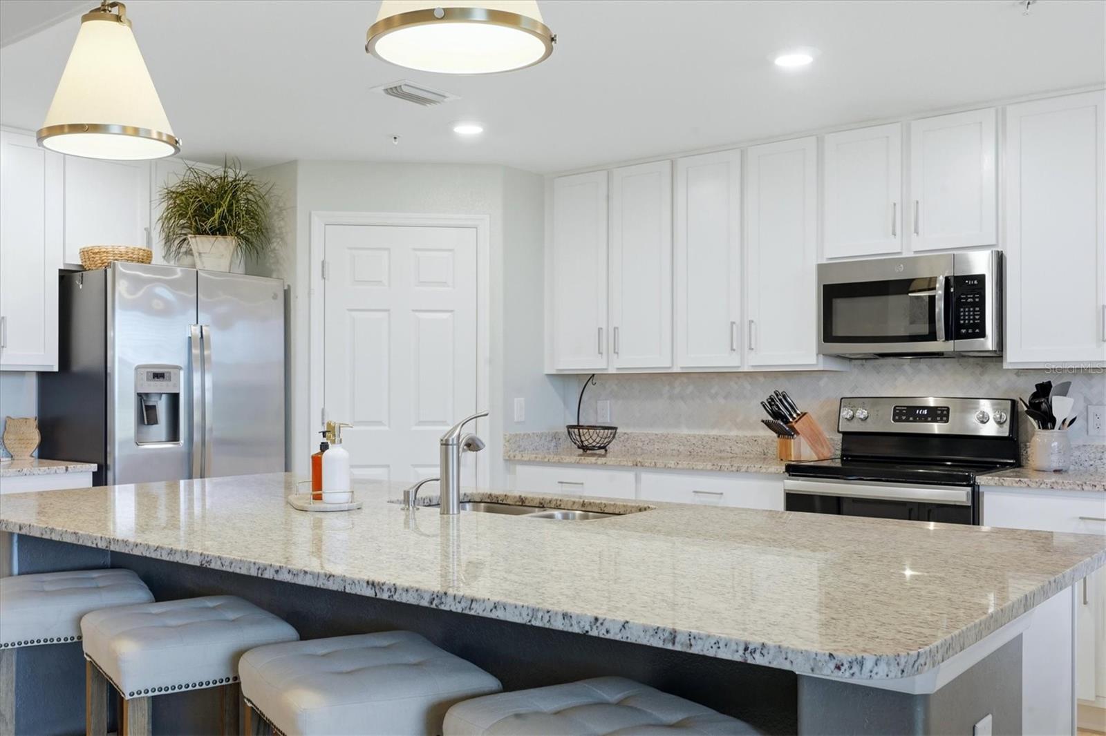 COACH HOMES I AT HERITAGE LANDING - Residential