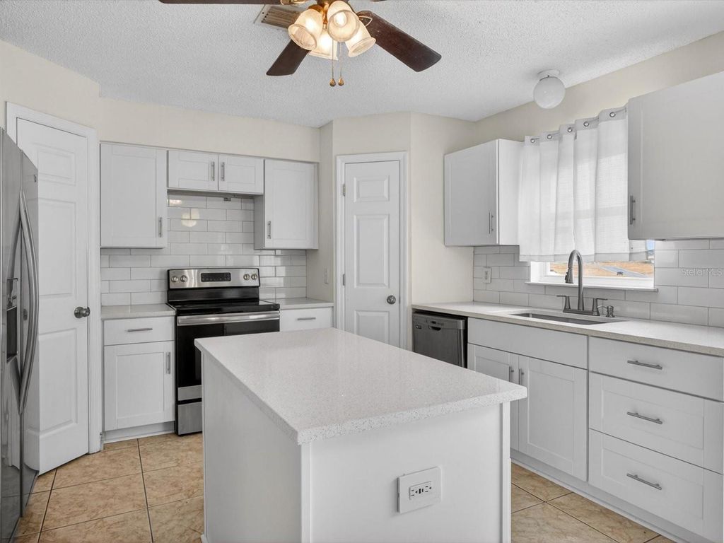 Photo of 1614 Herring Lane, Clermont, FL 34714 (MLS # O6407091)