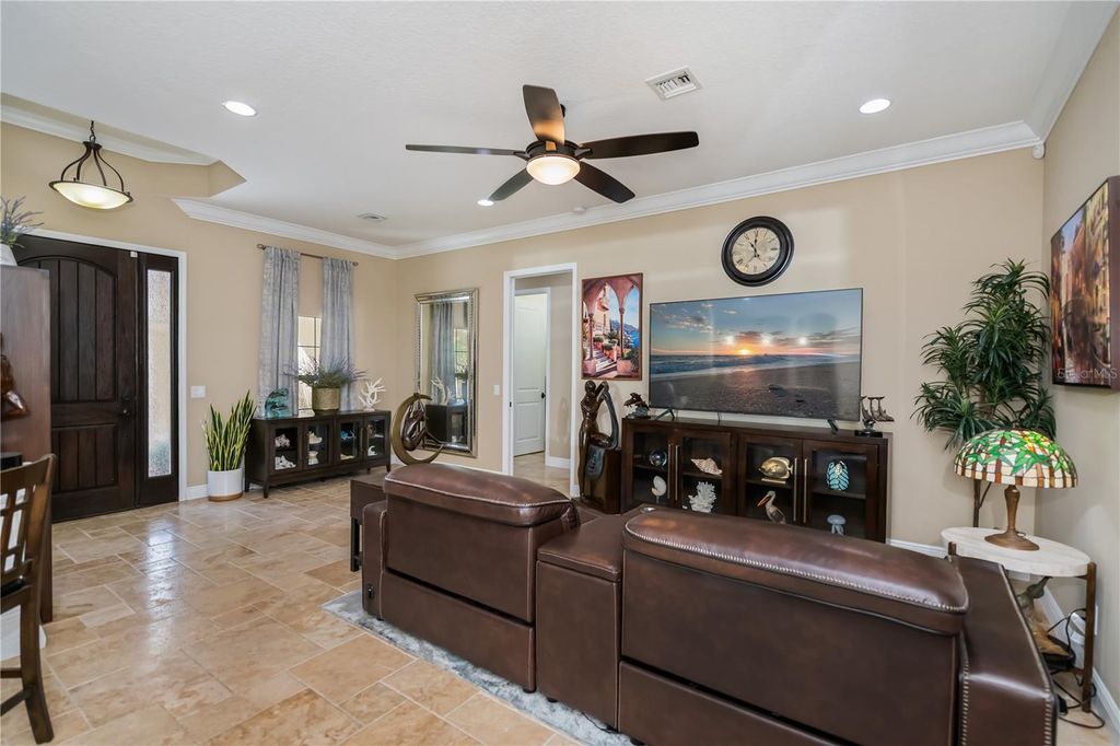 Photo of 612 Barcelona Avenue, Venice, FL 34285 (MLS # N6142453)
