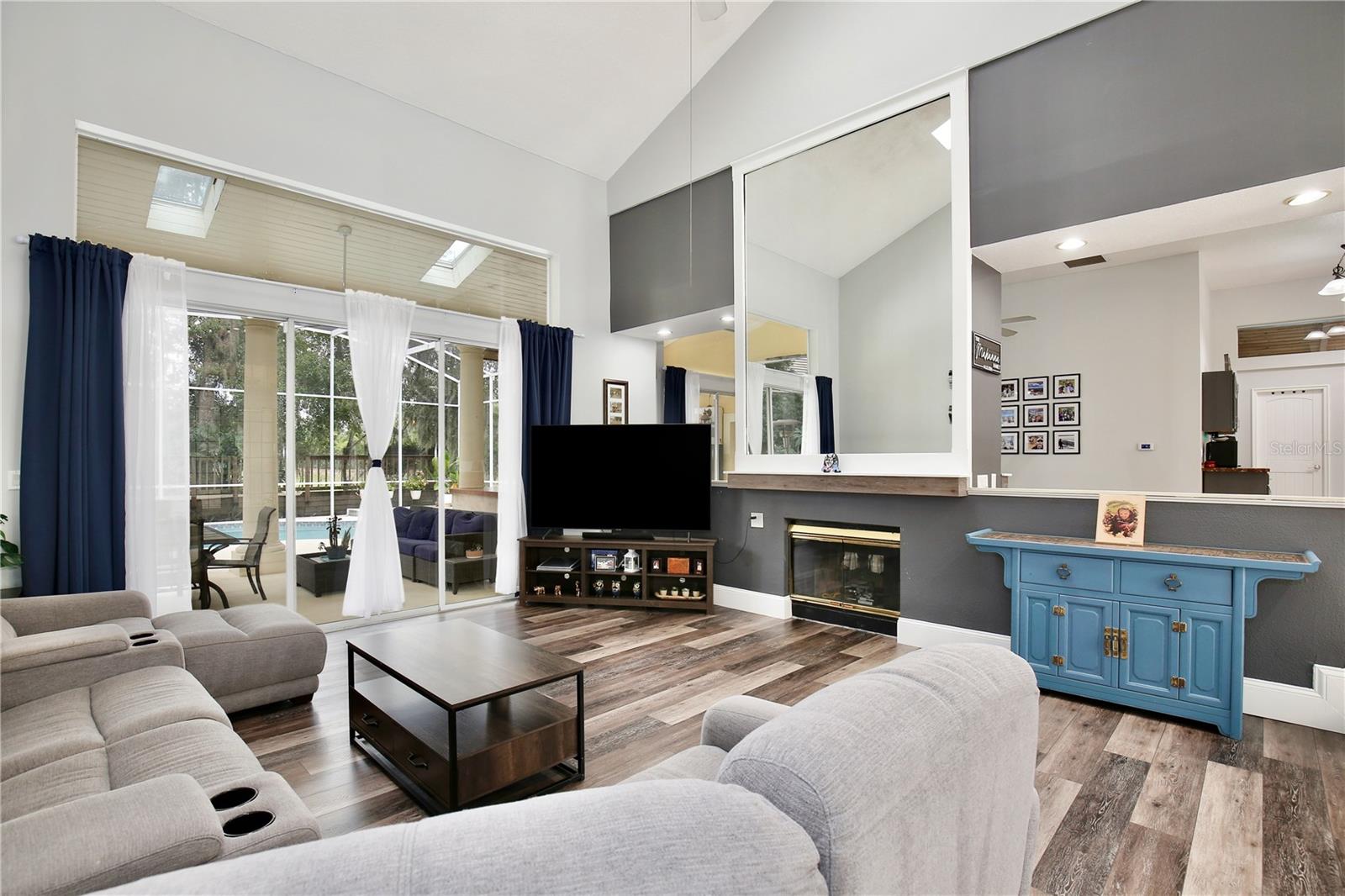1726 MAJESTIC OAK DRIVE