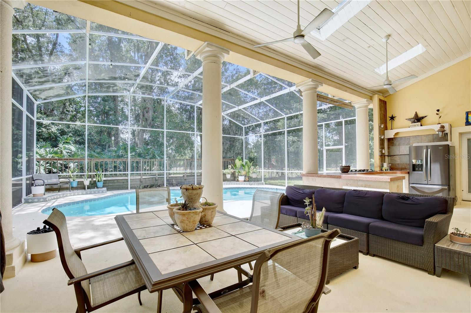 1726 MAJESTIC OAK DRIVE