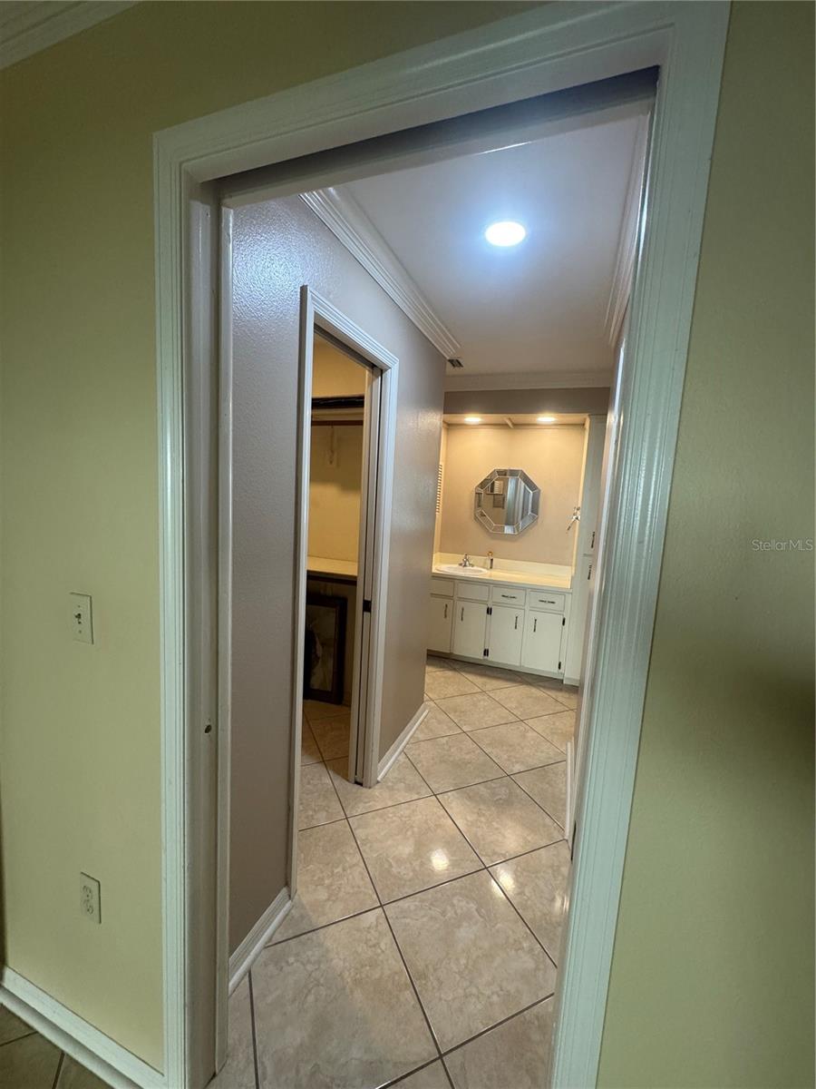 KIMBERLEA CONDO 05 - Residential Lease