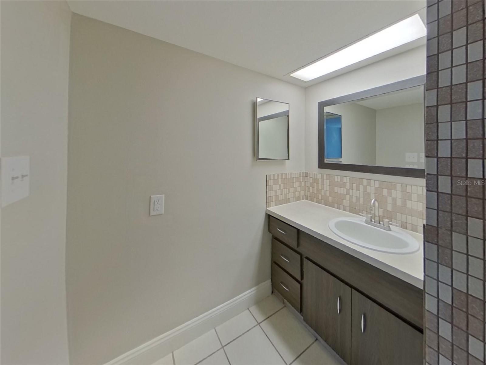 HIGHLAND PINES 5TH ADD - Residential Lease