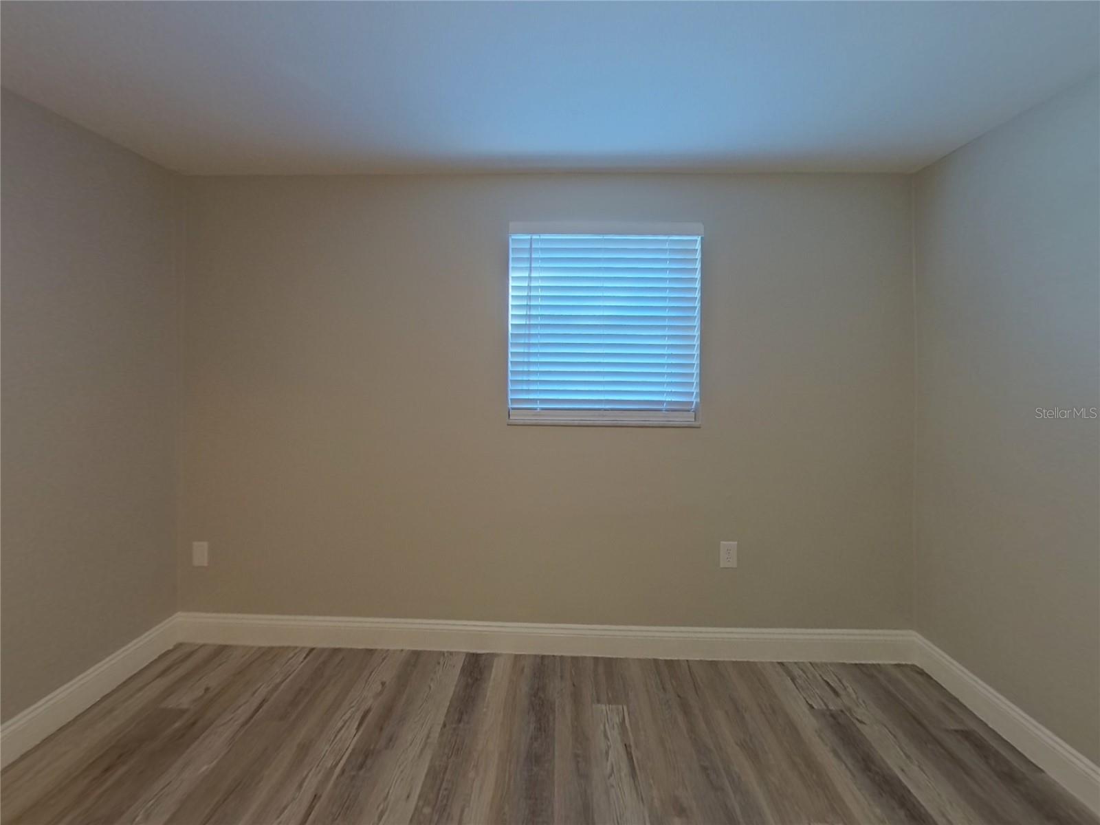 HIGHLAND PINES 5TH ADD - Residential Lease