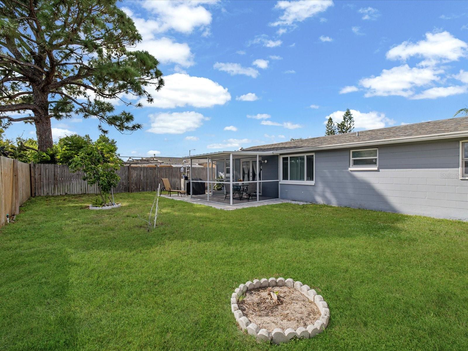 ALOHA GARDENS - Residential