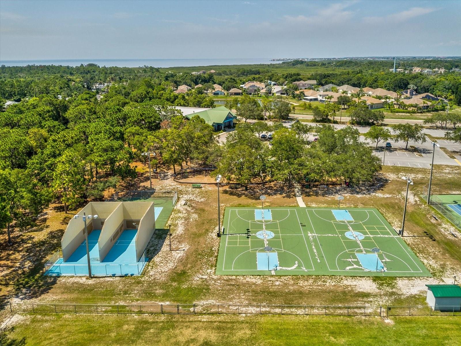 ALOHA GARDENS - Residential