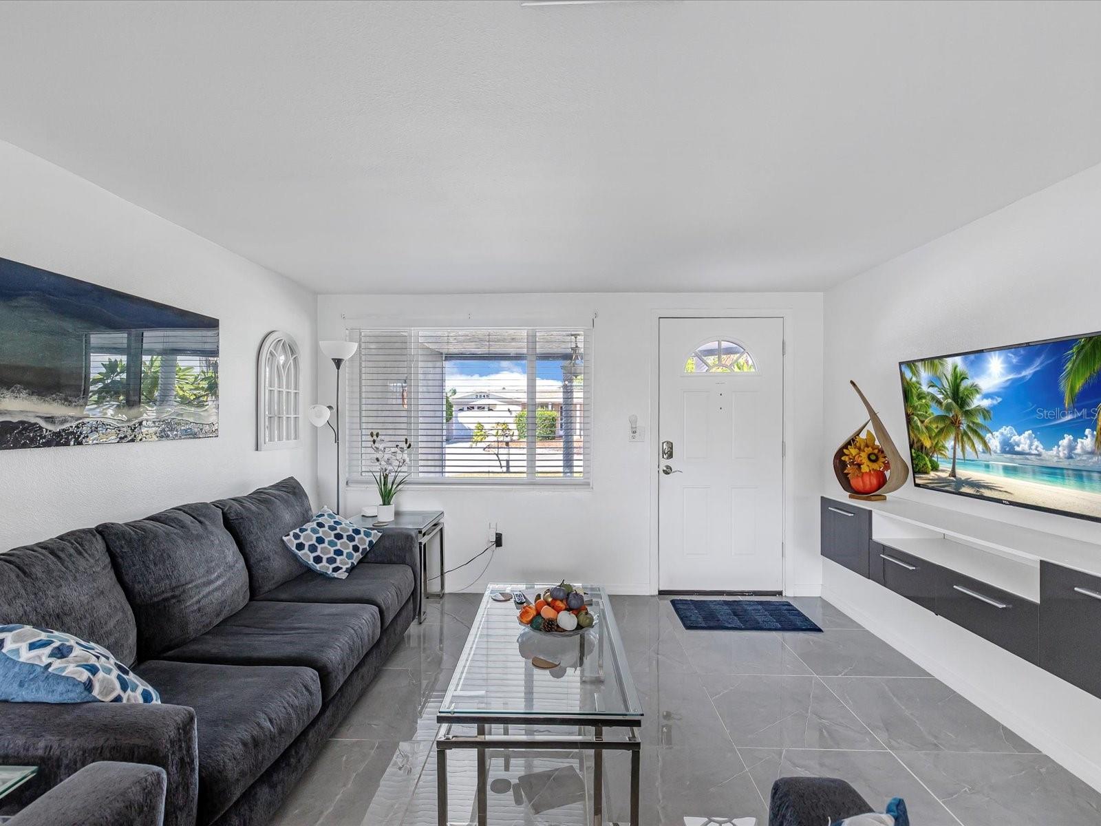 ALOHA GARDENS - Residential