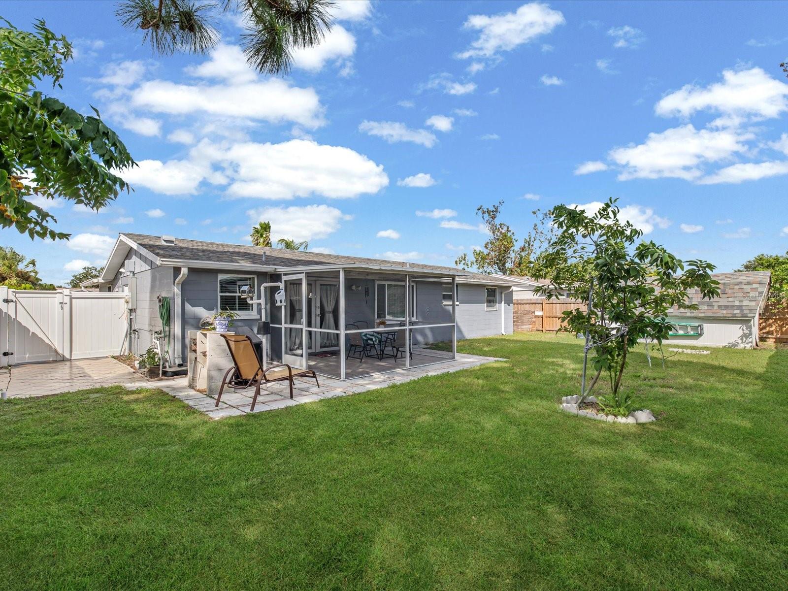 ALOHA GARDENS - Residential