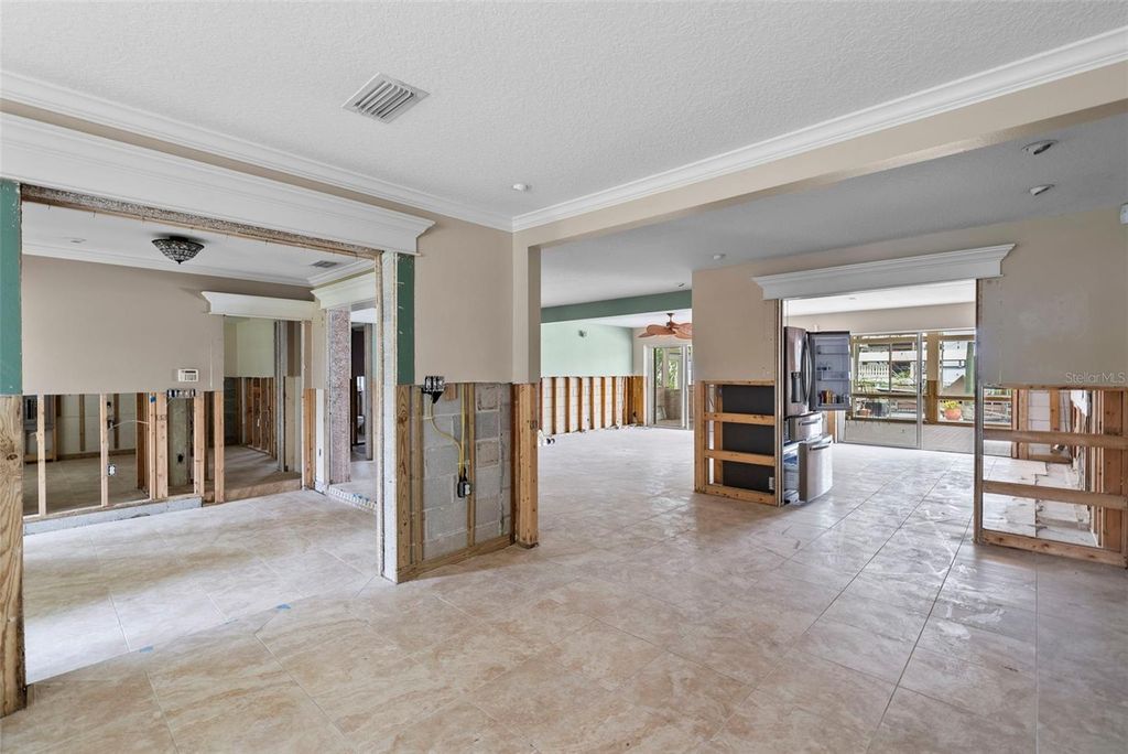 Photo of 648 Geneva Place, Tampa, FL 33606 (MLS # TB8395082)