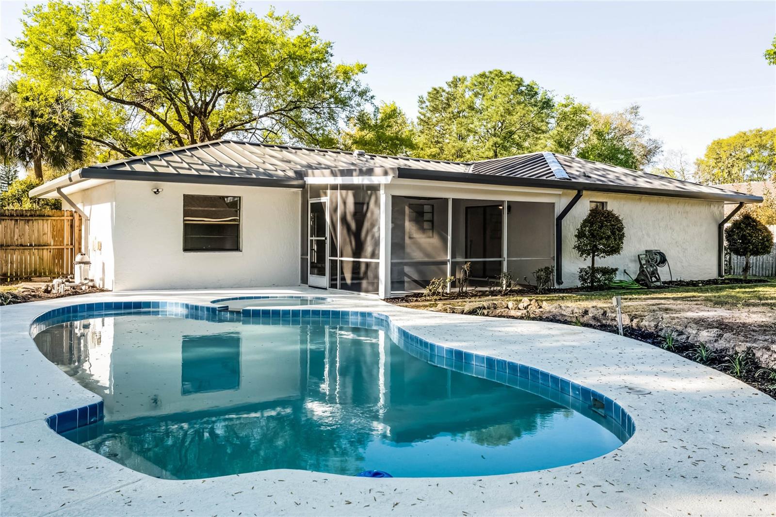 2952 ASHWOOD COURT