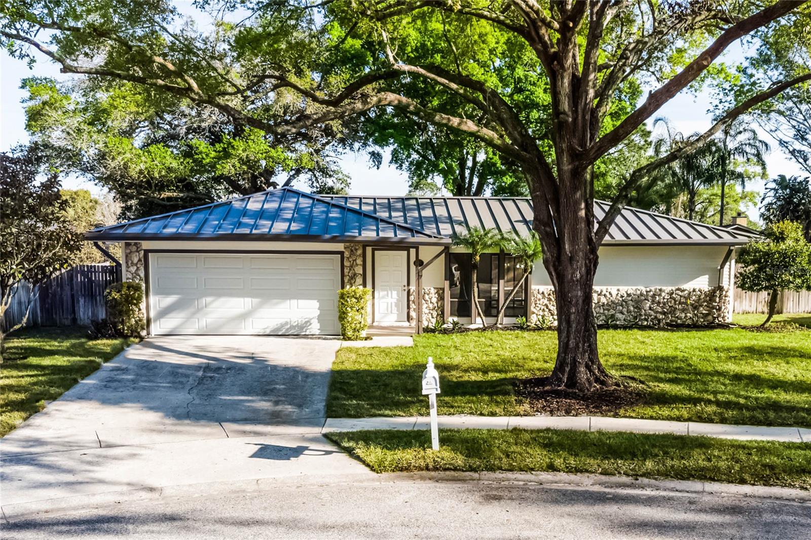 2952 ASHWOOD COURT