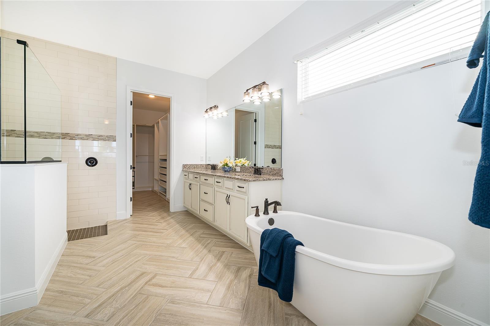 BELLA COLLINA WEST SUB - Residential