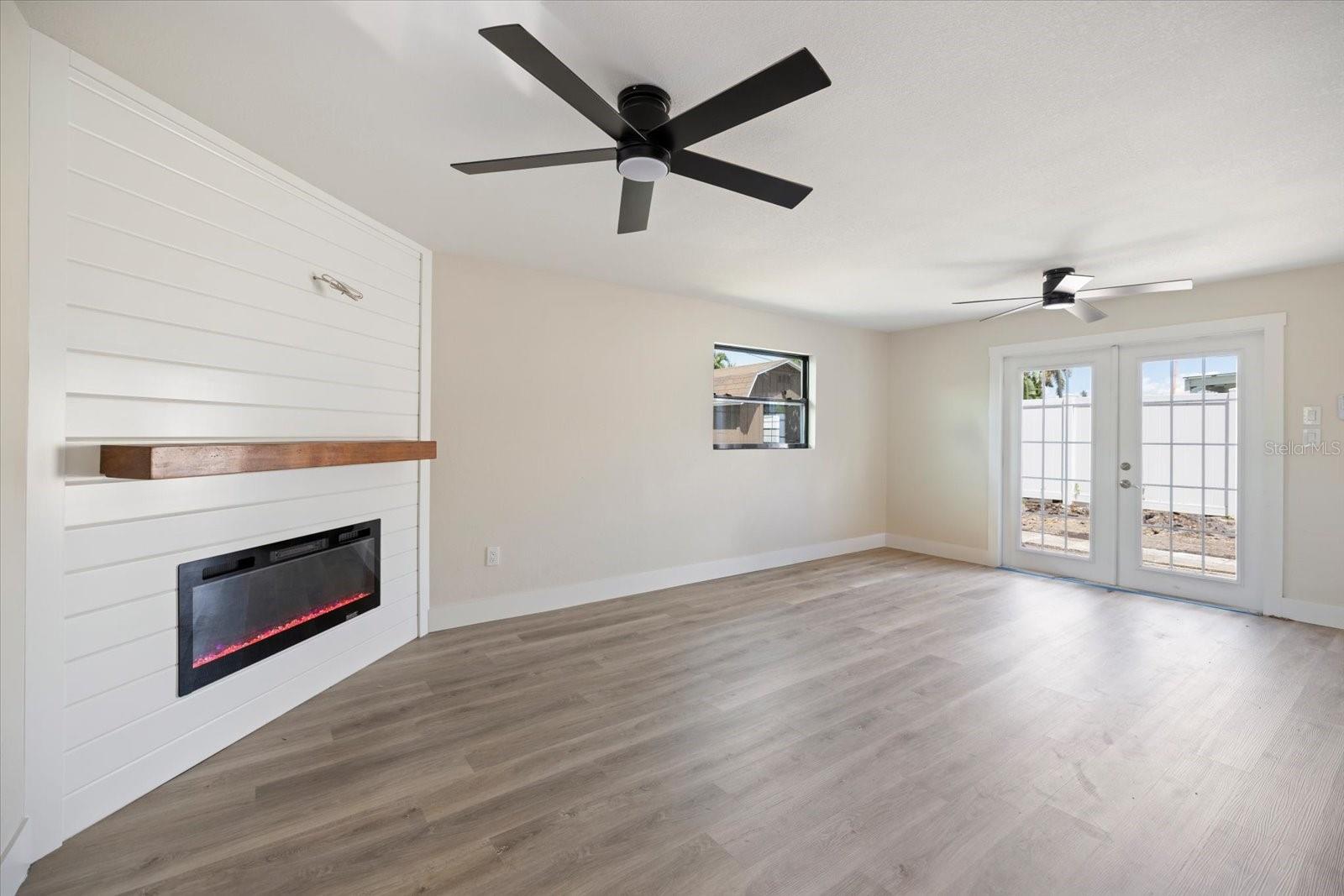 PINELLAS FARMS - Residential