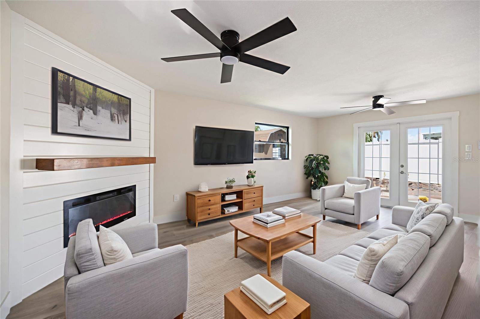 PINELLAS FARMS - Residential