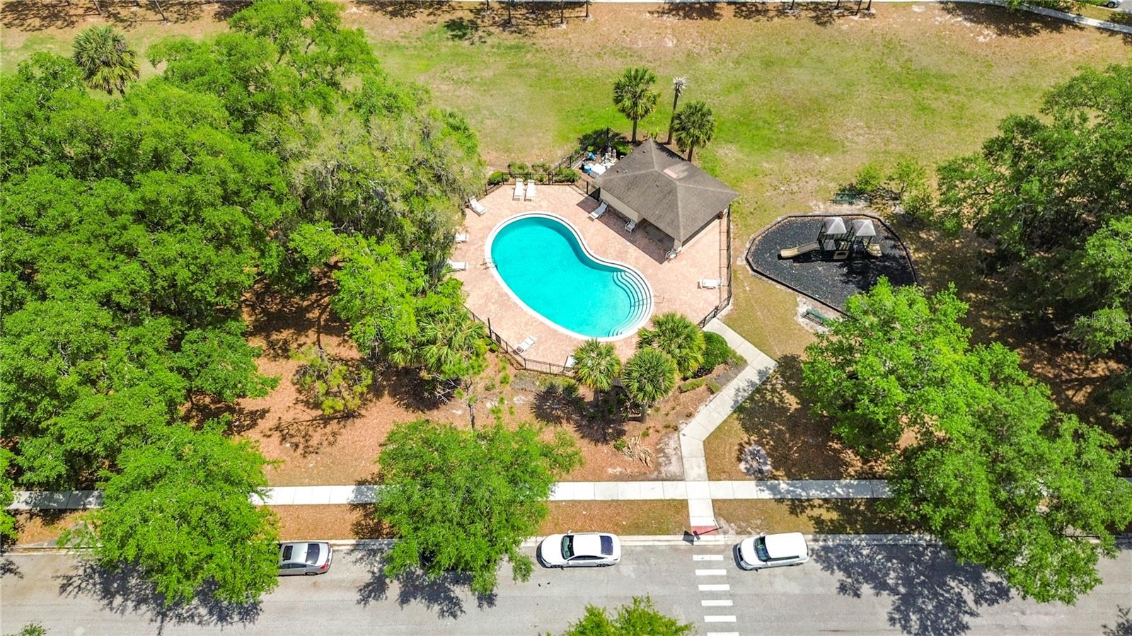 EMERALD LAKE - Residential