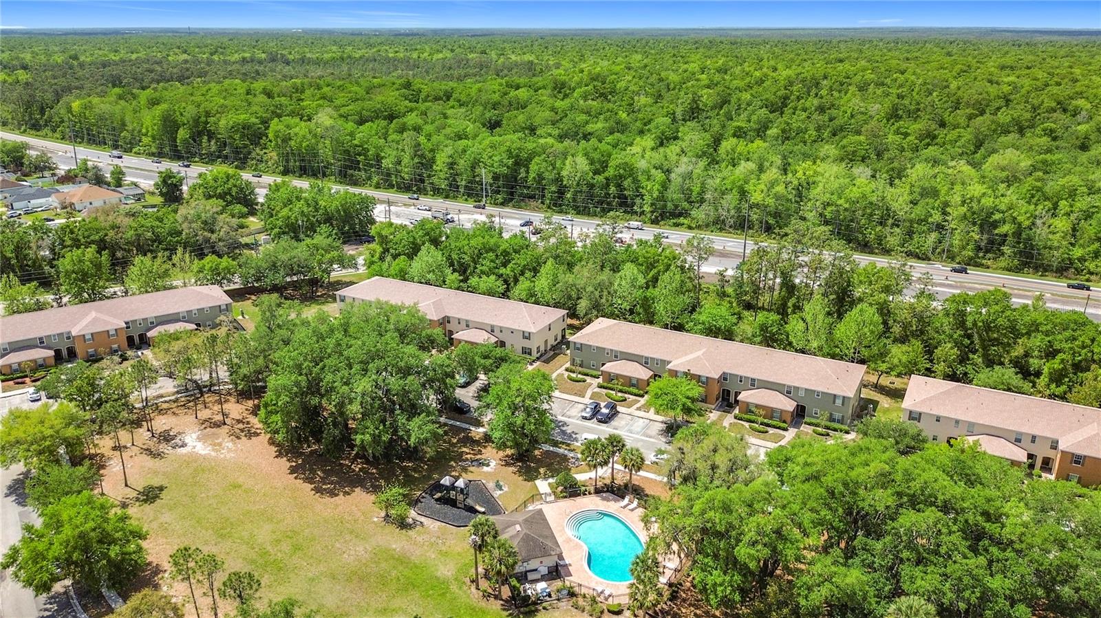 EMERALD LAKE - Residential