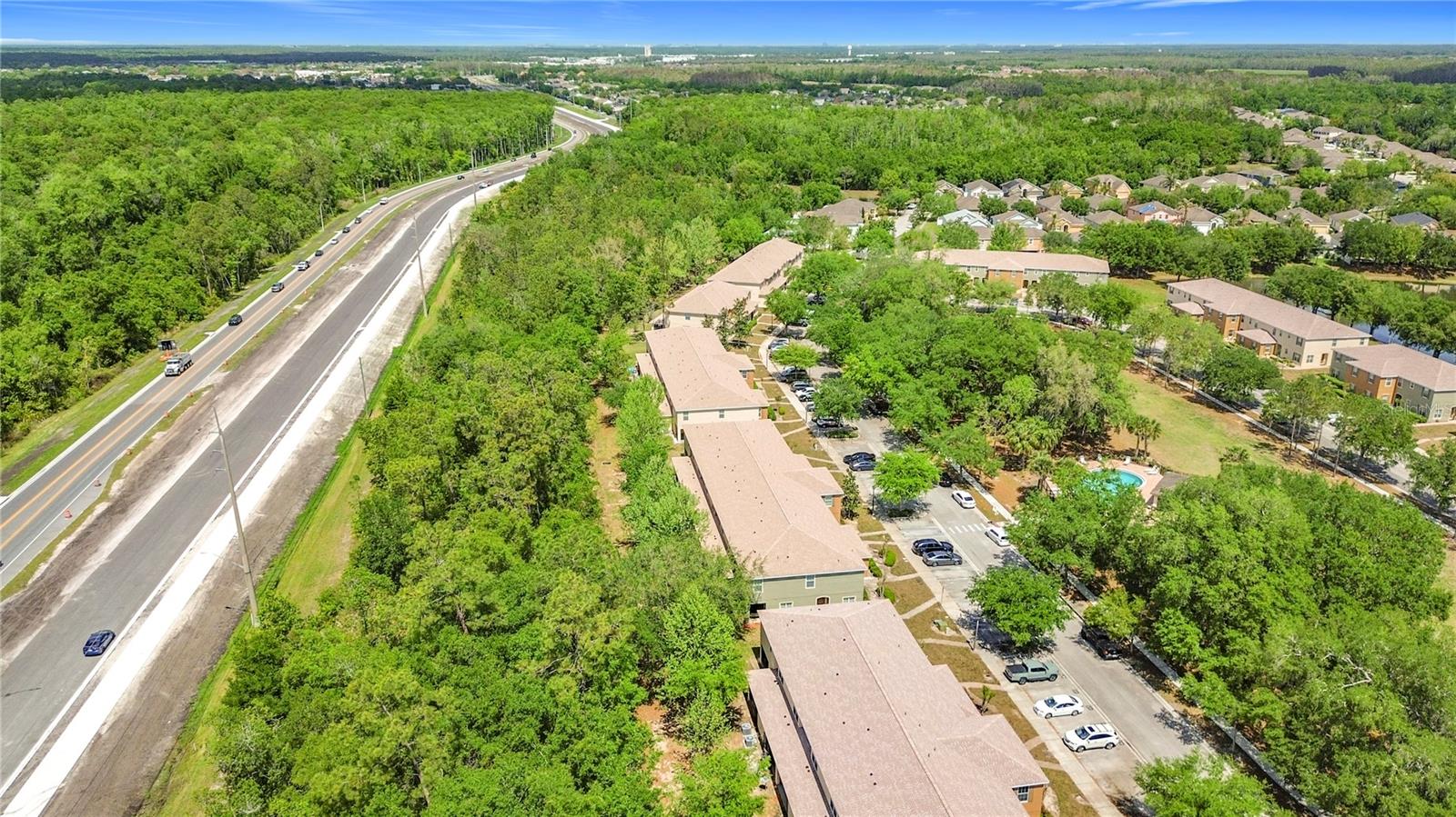 EMERALD LAKE - Residential